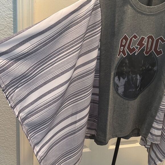 AC DC  Charcoal Striped Kimono Sleeve Top and Graphic Tee OS - Picture 6 of 7